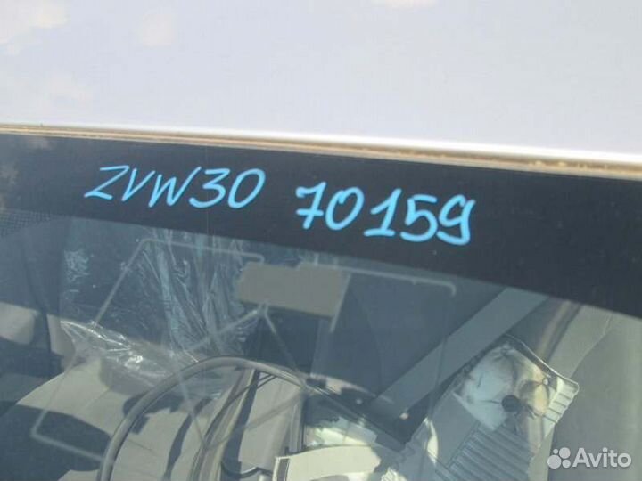 Лобовое стекло Toyota Prius ZVW30 2ZR-FXE 2009/10