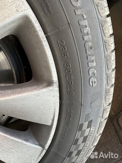 Royal Black Royal Performance 235/50 R18