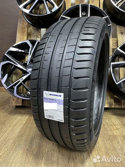 Michelin Pilot Sport 5 225/40 R19 93Y