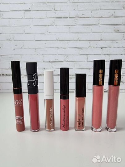 Блеск и помады для губ