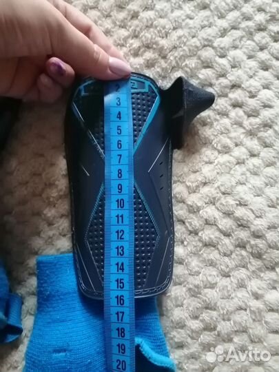 Футбольные щитки детские kipsta