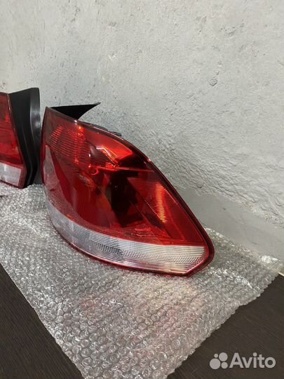 Volkswagen Polo 5 правый левый фонарь
