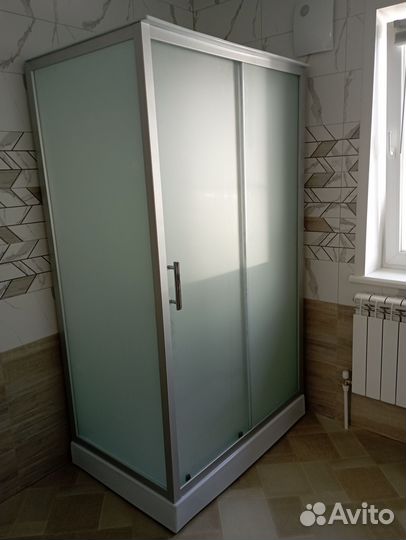 Сборка душевой кабины и ограждения / перегородок