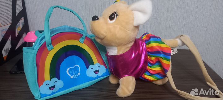 Интерактивная собака на поводке в сумке