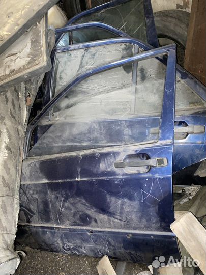 Продам двери Mercedes-Benz 190 (W201)