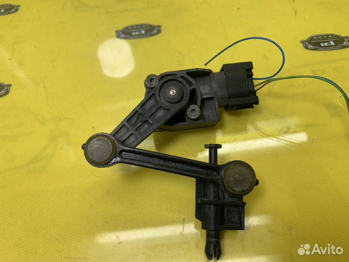 Датчик подвеки Левый Cayenne Touareg Q7