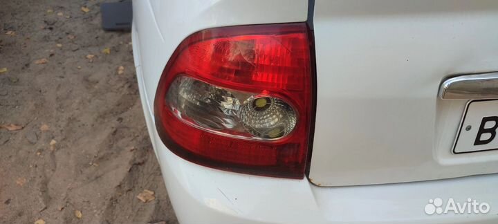 Задний левый фонарь priora