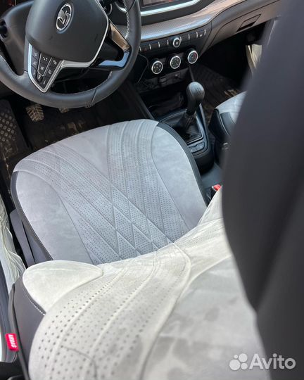 Автомобильные чехлы 5D класса люкс на Лада Веста