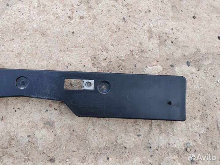 Накладка номерного знака Toyota RAV4 2013-2019