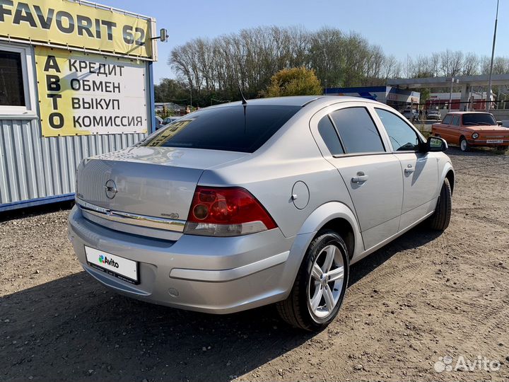 Opel Astra 1.8 МТ, 2012, 164 000 км