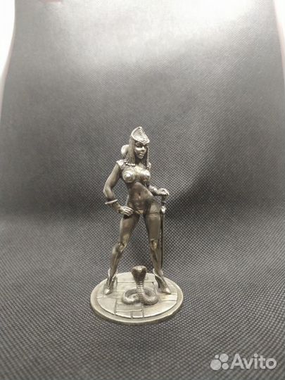 Статуэтка Девушка с коброй серебро 925