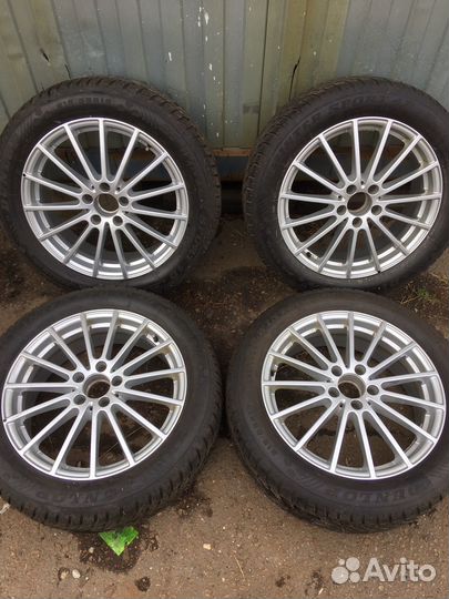 Продам комплект колес на mercedes R 18