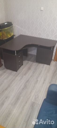 Компьютерный стол угловой