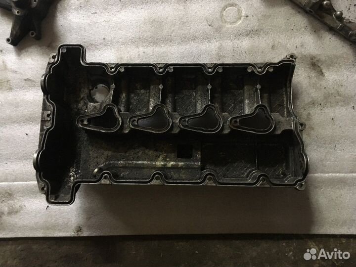 Крышка головки блока (клапанная)