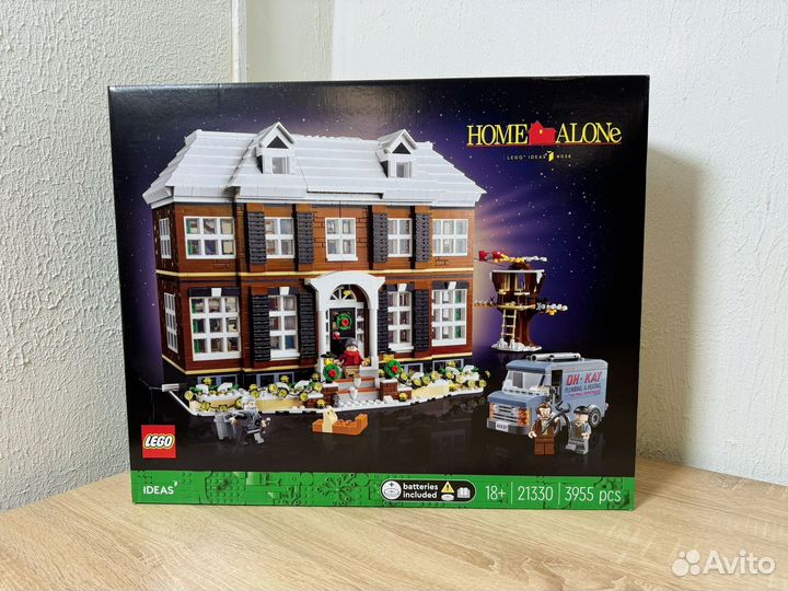 Lego 21330 Один дома