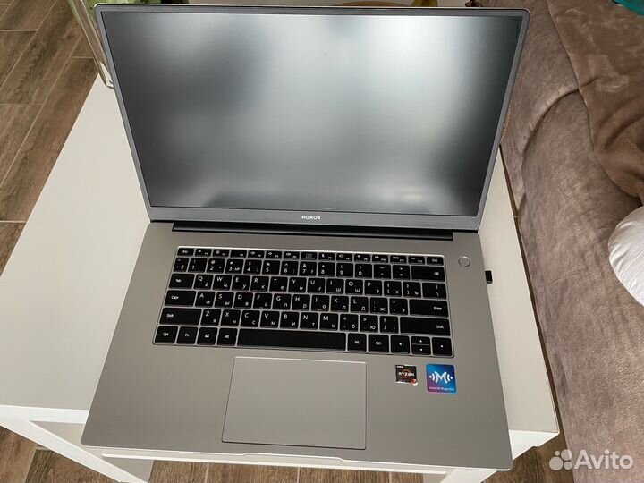 Honor MagicBook 15 (16gb RAM / 512gb SSD)