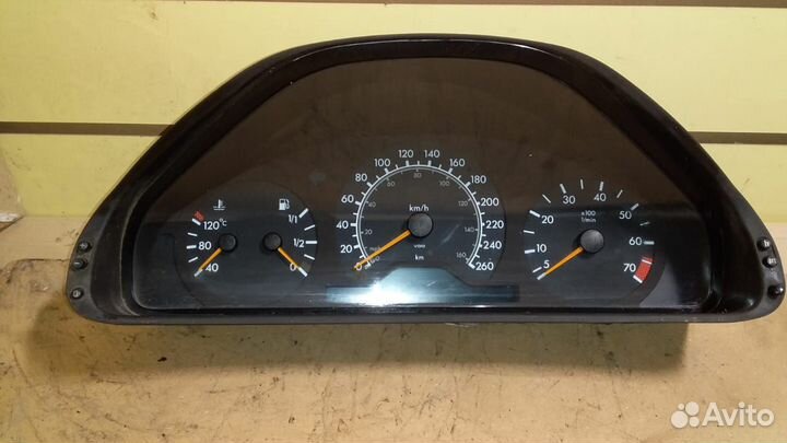Щиток приборов MB E210 3.2Бенз АКПП 1995-2003