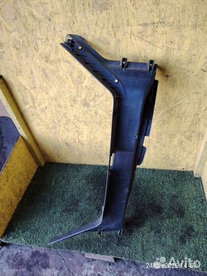 Накладка замка багажника Mercedes-Benz C- Class