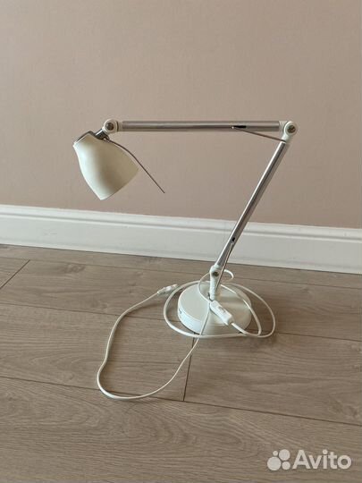 Настольная лампа IKEA белая