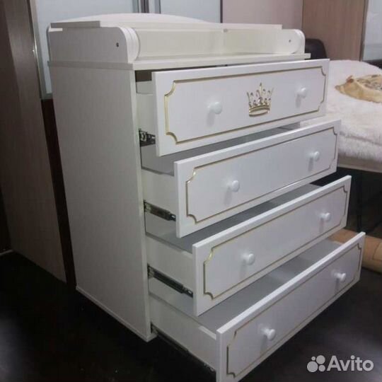 Комоды с короной в ассортименте