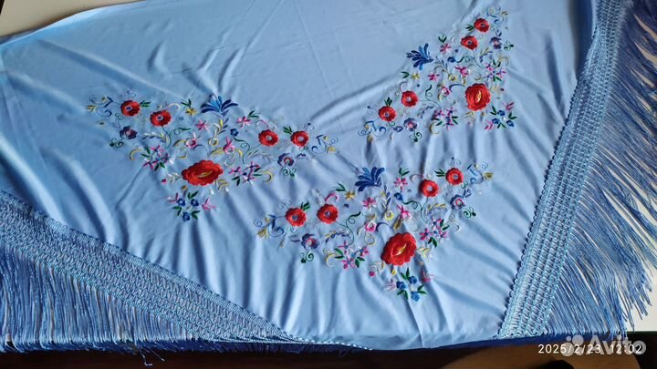 Платок с вышивкой