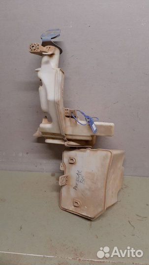 Бачок омывателя Volkswagen Passat B6 2005-2011