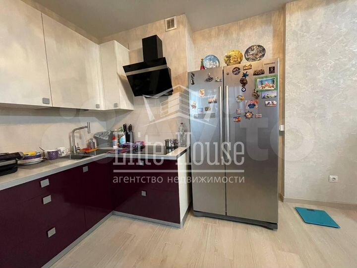 3-к. квартира, 90 м², 3/18 эт.