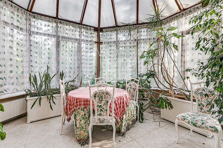 Коттедж 542 м² на участке 30 сот.