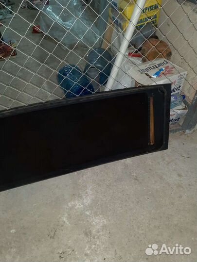 Стекло крышки багажника на мерседес 639