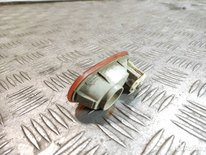 Повторитель в крыло правый Mitsubishi Legnum EA