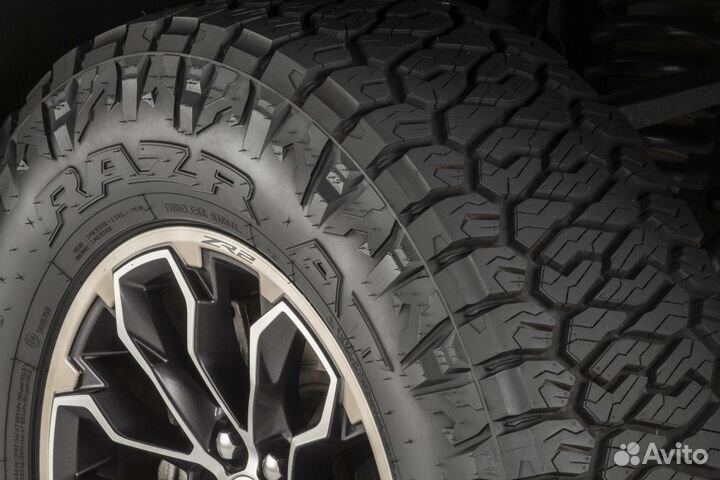 Maxxis Razr AT 285/70 R17 117T