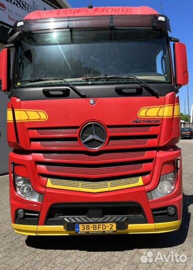 Pазбираем грузовик Mercedes-Benz Actros mpiv с 201