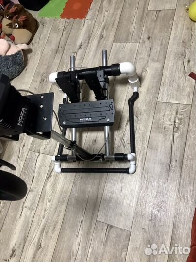 Складная стойка для руля (симрейсинг, кокпит)