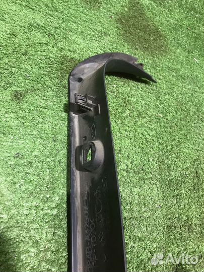 Накладка двери багажника Ford Focus 1 хэтчбек