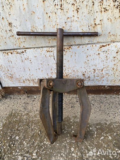 Съёмник 3 - х лапый