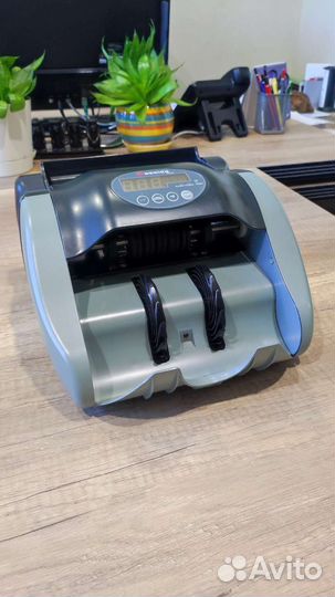 Счетная машинка для денег