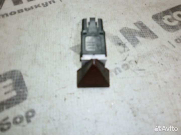 Кнопка аварийной сигнализации Volkswagen Caddy 3