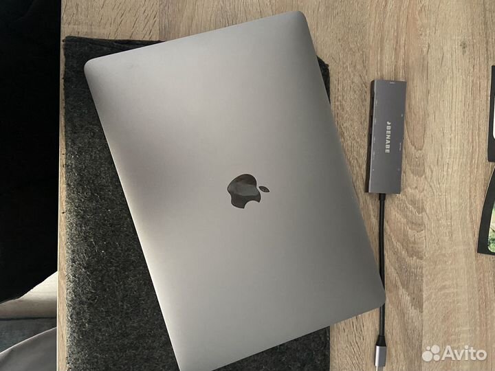 MacBook Pro 13 (2017 ) i7 256гб 16RAM