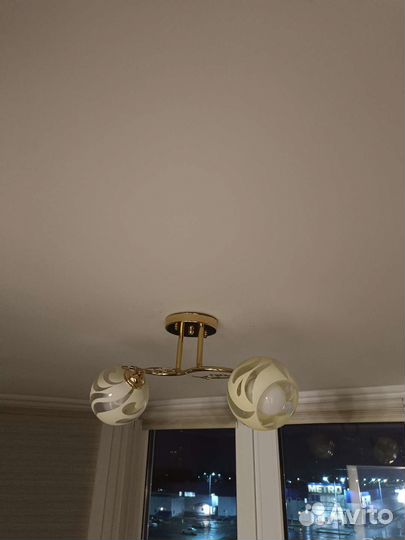 Светильник потолочный в отличном состоянии