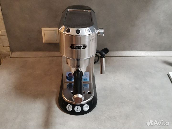 Кофеварка рожковая delonghi ec680