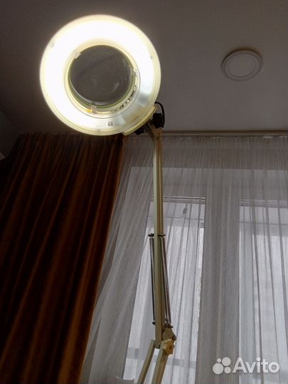 Лампа лупа напольная