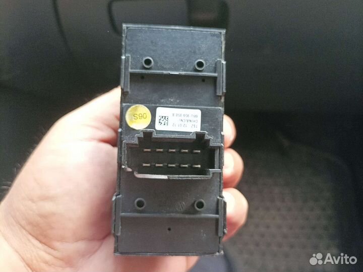 Блок управления стеклоподъёмниками на поло седан