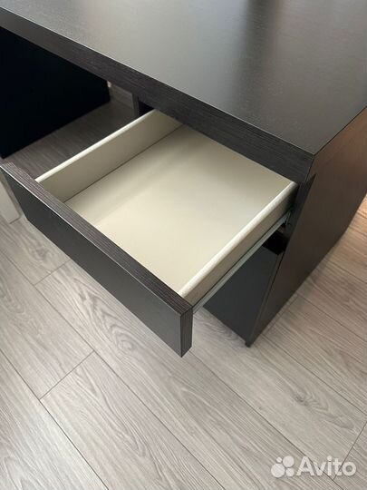 Продам стол IKEA