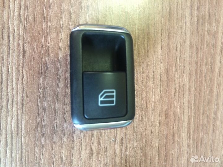 Кнопки стеклоподъемника Mercedes C-class W204