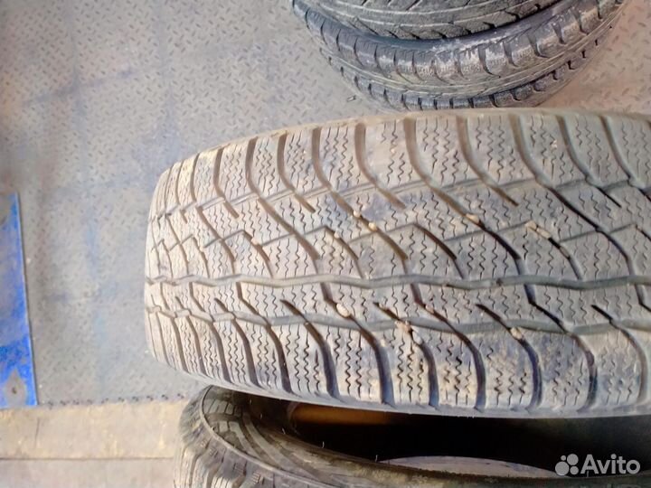 Viatti Bosco S/T V-526 215/65 R17