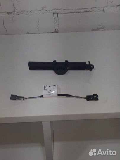 Сервопровод бардачка Land Rover Discovery 5 L462