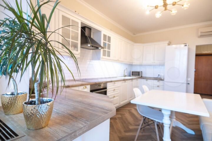 2-к. квартира, 90,7 м², 3/24 эт.