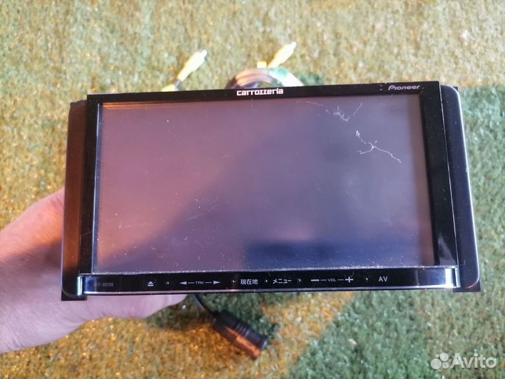Магнитола avic-MRZ09 Infiniti QX56 JA60 царапины