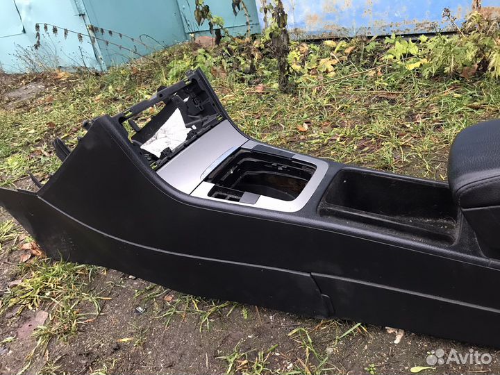 Подлокотник Volkswagen Passat B6