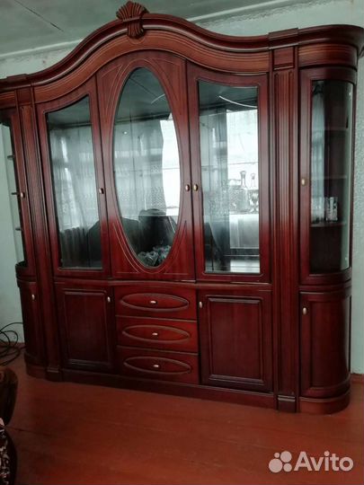 Стенка в гостиную